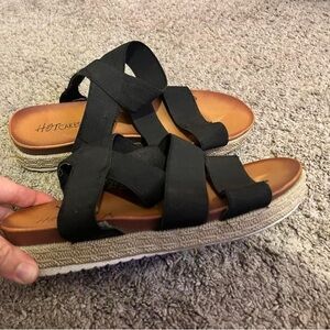 Girls size 4 sandals (fit ladies size 6)
